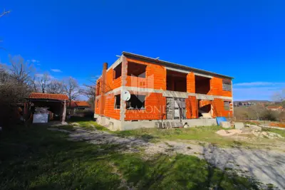 Rohbau zgrada, Labin - velika okućnica i mirno predgrađe - 14