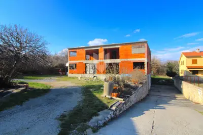 Rohbau zgrada, Labin - velika okućnica i mirno predgrađe - 12