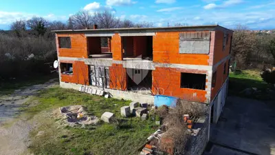 Rohbau zgrada, Labin - velika okućnica i mirno predgrađe - 10