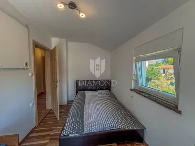 Kuća 164 m², Umag - velika okućnica i vrtna kuhinja - 11