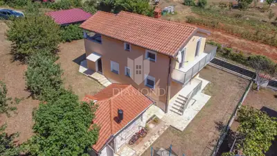 Kuća 164 m², Umag - velika okućnica i vrtna kuhinja - 2