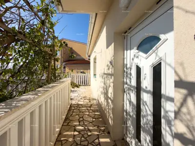 House 353 m², Ližnjan - 3 apartments and garage - 5