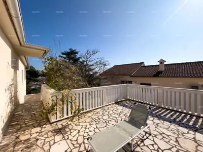 House 353 m², Ližnjan - 3 apartments and garage - 6