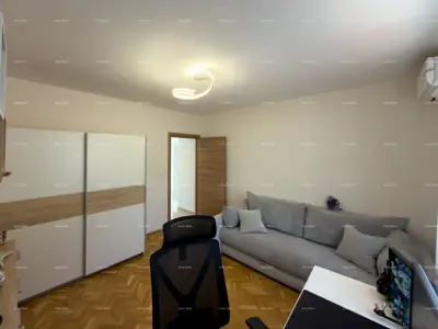 House 353 m², Ližnjan - 3 apartments and garage - 18