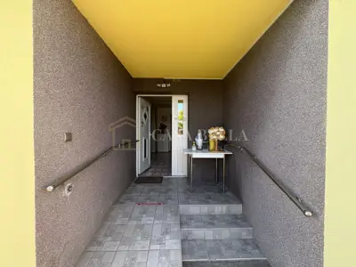 House 200 m², Mahićno - business potential and yard 760 m² - 7