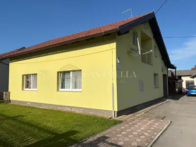 House 200 m², Mahićno - business potential and yard 760 m² - 2