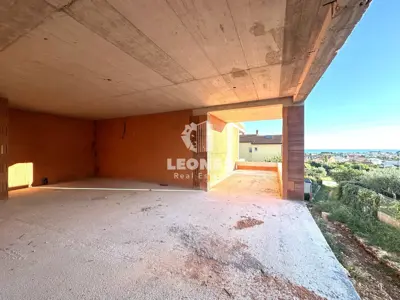 Apartment 106 m², Novigrad, sea view and balcony