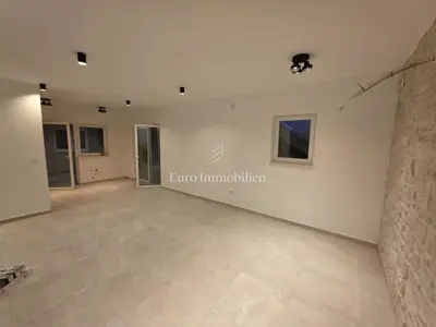 Okolica Malinske, samostojeća kuća s bazenom! - 3