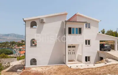 Kuća 400 m², Supetar na Braču, mirna lokacija blizu centra i mora - 4