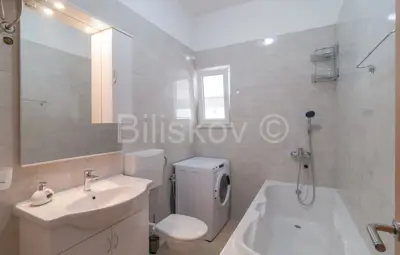 Kuća 400 m², Supetar na Braču, mirna lokacija blizu centra i mora - 6