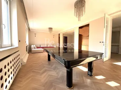 Zagreb, Centar - Trg bana Jelačića 154 m² (lease)
