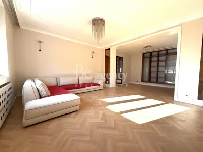 Zagreb, Centar - Trg bana Jelačića 154 m² (lease) - 2