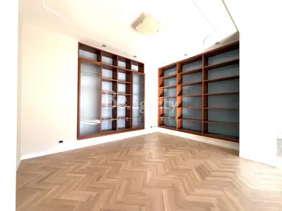 Zagreb, Centar - Trg bana Jelačića 154 m² (lease) - 4