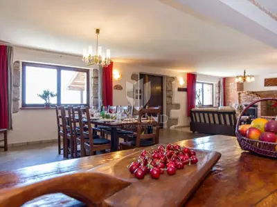 Grundstück 4.114 m², Veprinac - 3 Häuser und Pool - 14
