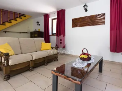 Grundstück 4.114 m², Veprinac - 3 Häuser und Pool - 16