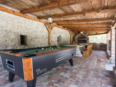Grundstück 4.114 m², Veprinac - 3 Häuser und Pool - 7