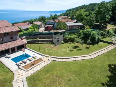 Grundstück 4.114 m², Veprinac - 3 Häuser und Pool