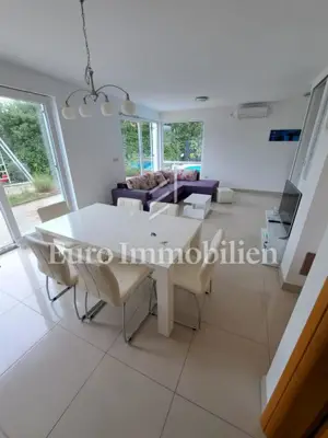 Haus 150 m², Krk - Pool und Grundstück 754 m² - 12