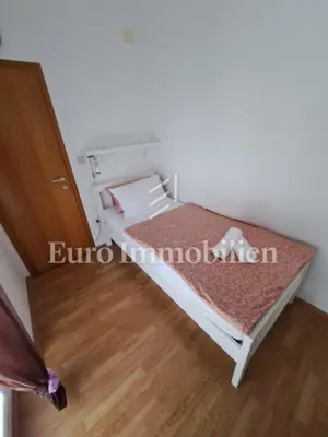 Haus 150 m², Krk - Pool und Grundstück 754 m² - 19