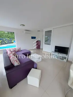 Haus 150 m², Krk - Pool und Grundstück 754 m² - 10