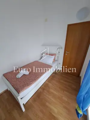 Haus 150 m², Krk - Pool und Grundstück 754 m² - 18