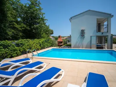 Haus 150 m², Krk - Pool und Grundstück 754 m² - 3