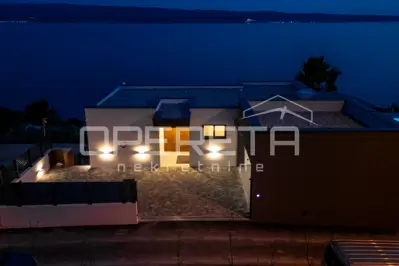Vila 274 m², Krilo Jesenice - 100 m od mora - 17