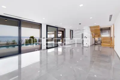 Vila 274 m², Krilo Jesenice - 100 m od mora - 21