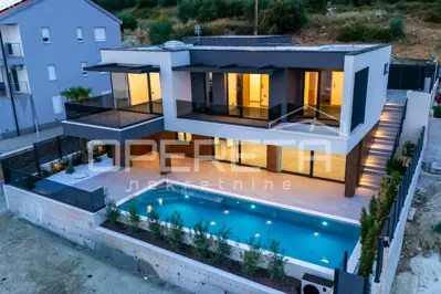 Vila 274 m², Krilo Jesenice - 100 m od mora - 10