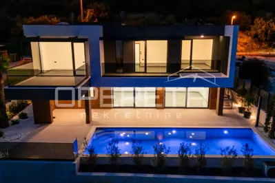 Vila 274 m², Krilo Jesenice - 100 m od mora - 15