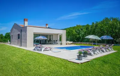 Kuća 126 m², Labin - bazen i natkrivena terasa