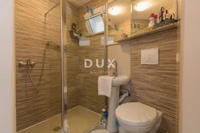 Vodice, Villa mit 7 Apartments und Pool - 16