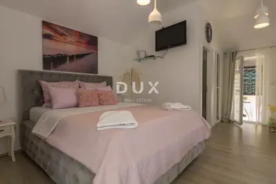 Vodice, Villa mit 7 Apartments und Pool - 17