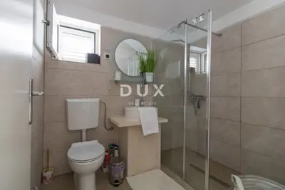 Vodice, Villa mit 7 Apartments und Pool - 19