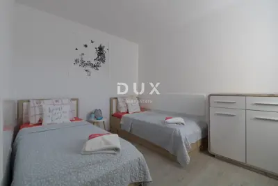 Vodice, Villa mit 7 Apartments und Pool - 21