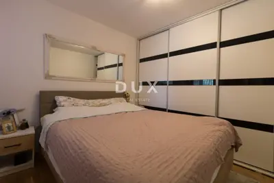 Vodice, Villa mit 7 Apartments und Pool - 10