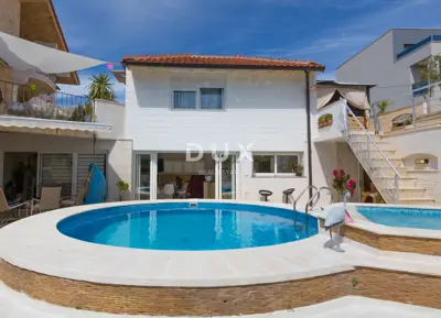 Vodice, Villa mit 7 Apartments und Pool - 4