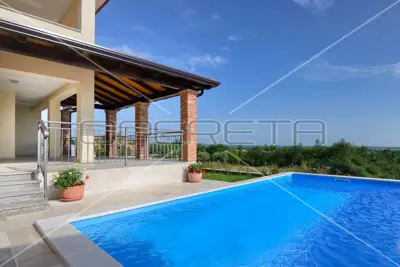 House for sale in Kaštelir, 165 m²
