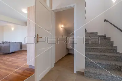 House for sale in Kaštelir, 165 m² - 4