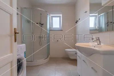 House for sale in Kaštelir, 165 m² - 10