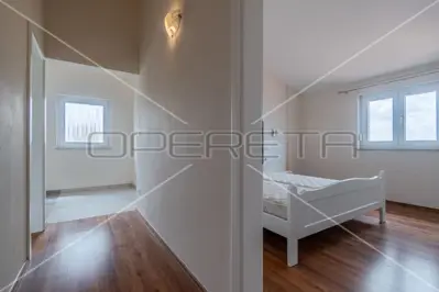 House for sale in Kaštelir, 165 m² - 16