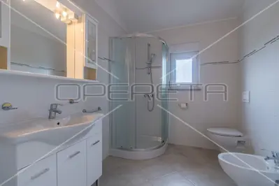 House for sale in Kaštelir, 165 m² - 13
