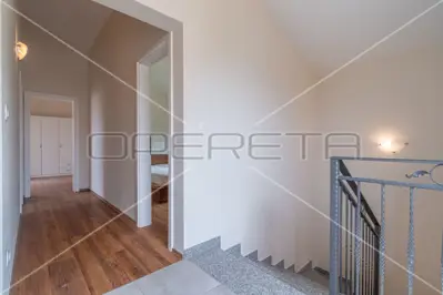 House for sale in Kaštelir, 165 m² - 12