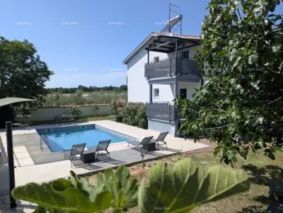 House 1,200 m², Pula - Šijana, two pools and yard - 2