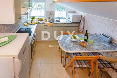 Haus 300 m², Malinska - 100 m vom Meer, 4 Apartments - 6
