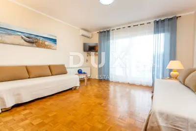 Haus 300 m², Malinska - 100 m vom Meer, 4 Apartments - 18