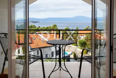 Haus 300 m², Malinska - 100 m vom Meer, 4 Apartments