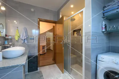 House 285 m², Zaprešić Centar, 3 floors - 9