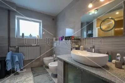 House 285 m², Zaprešić Centar, 3 floors - 8