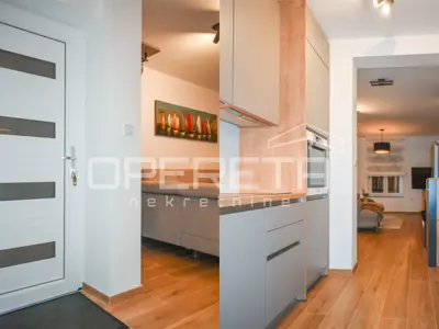 Apartment 59 m², Okrug Gornji - near the beach and the sea - 2